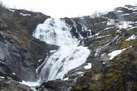 26_Kjosfossen-Wasserfall-Flambahn-Flamsbana-Norwegen