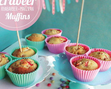 Erdbeer-Rhababer-Marzipan Muffins