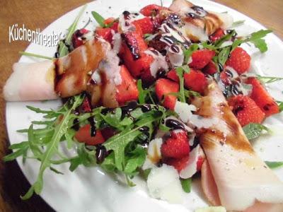 Ruccola-Erdbeer-Salat oder mit anderen Früchten