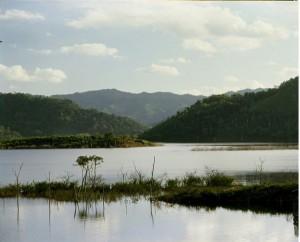 Der Hanabanilla-See im Escambray Gebirge (© Cubanisches Fremdenverkehrsamt)