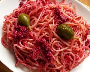 Spaghetti mit Purpur-Pesto