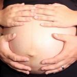 Wie kommt es zu Schwangerschaftsstreifen? Wie kann ich vorbeugen?