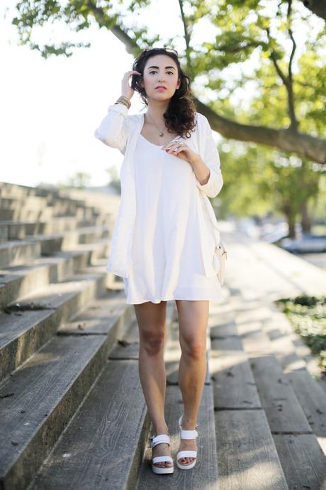 All White Outfit White Jumpsuit Nude Bag fashionblogger berlin fashionpost samieze