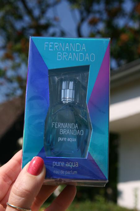 BUDNI BeautyBox Juni2015 Fernanda Brandao Pure Aqua (43)
