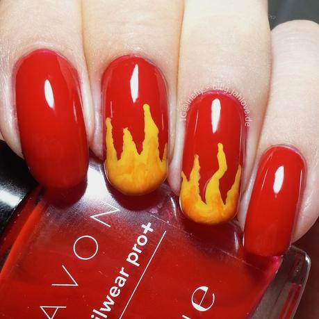 [Nails] Nails on Fire!