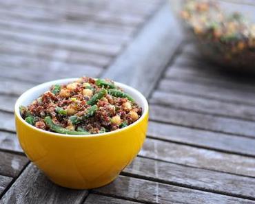 Roter Quinoa-Fisolensalat mit Kichererbsen