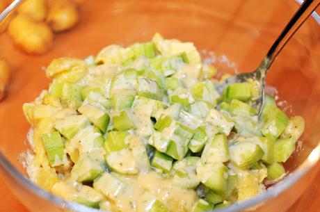 Gurken-Kartoffelsalat mit Mandelmajo