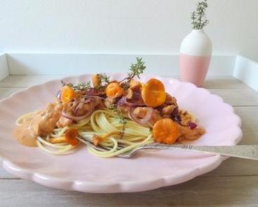Spaghetti mit Pfifferlingen & Tomaten-Rahm