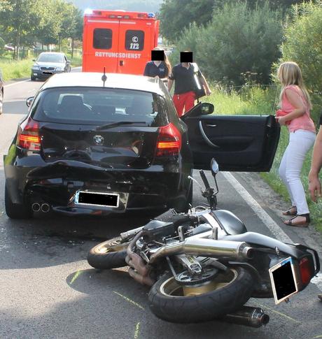Schwerer Verkehrsunfall Ople Biker schwer verletzt @Pressestelle Kreispolizeibehörde Olpe
