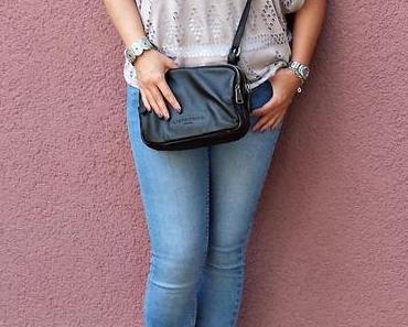 Outfit – Brown Shirt and Blue Jeans with Sneakers