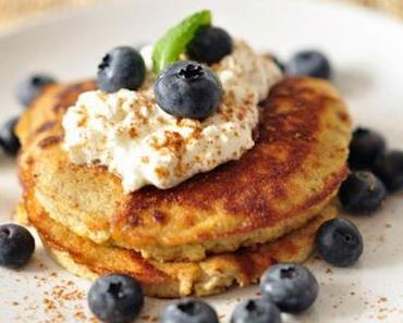 Extra Portion Power zum Frühstück: Protein Pancakes mit Blaubeeren