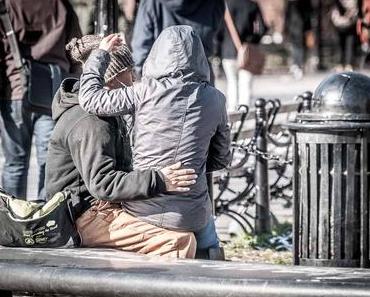 Küsst-und-versöhnt-Euch-Tag – der amerikanische Kiss And Make Up Day