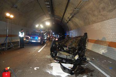 Autounfall Hörnchenbergtunnel – Junge Frau schwer verletzt