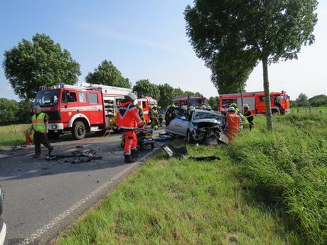 Schwerer Verkehrsunfall Krempe – Zwei lebensgefährlich verletzte