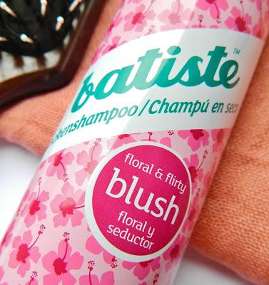 [REVIEW] BATISTE TROCKENSHAMPOO - MITTELBRAUN/ BRÜNETT & FLORAL FLIRTY BLUSH