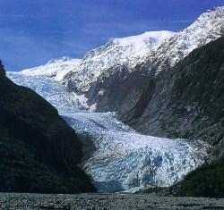 Franz Josef glacier by enuserdramatic - enImageFranzjosef_glacier_3.JPG.  httpscommons.wikimedia.orgwikiFileFranz_Josef_glacier.JPG#mediaFileFranz_Josef_glacier.JPG