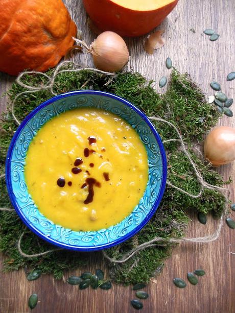Hallo Herbst: Kürbissuppe mit wärmenden Gewürzen, Lauch und Hackfleisch