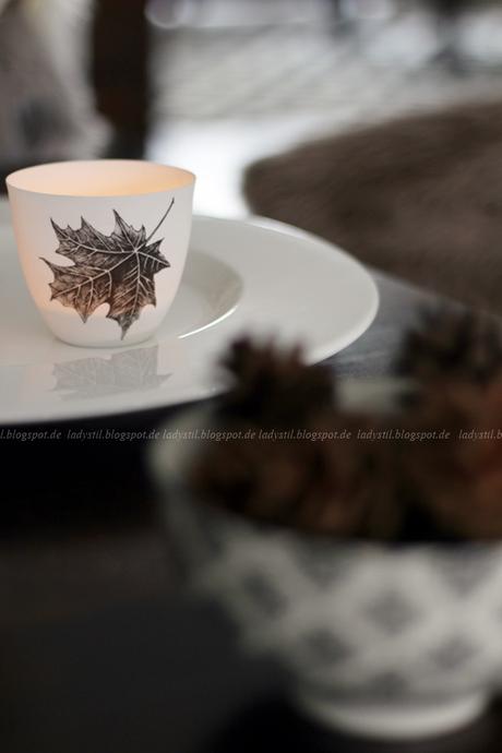 Herbstbaltt Teelicht mit Kerzenschein