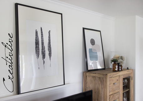 Lampe Wirft Bilder An Die Wand