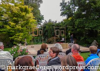 Ein Sommernachtstraum mit Bernd Lafrenz im Rosengarten und ein Elizabethan Dinner Buffet