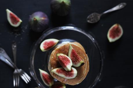 Vegane Chiapancakes mit Feigen & Zimt