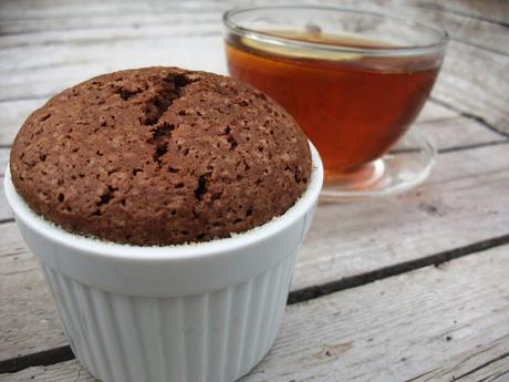 Chocolate muffins with pudding filling/Schokoladen muffins mit Puddingfüllung/ czekoladowe muffinki z nadzieniem budyniowym