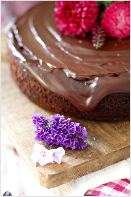 Schokoladenkuchen mit Frischkäsefüllung - Ein herrlicher Herbstbegleiter