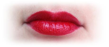 Maybelline Color Sensational Lippenstift  * 547 Pleasure me Red *  Swatches & Review