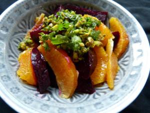 orangen-rote-bete-salat mit pistazien-pesto