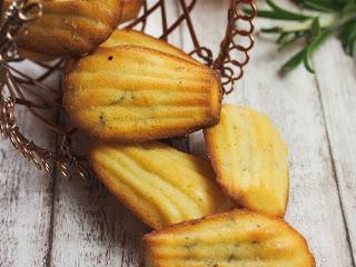 Ich back´s mir im September: Rosmarin-Orangen-Madeleines