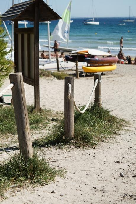 Blog + Fotografie by it's me! - Ses Salines, Ibiza - Blick auf den Sandstrand