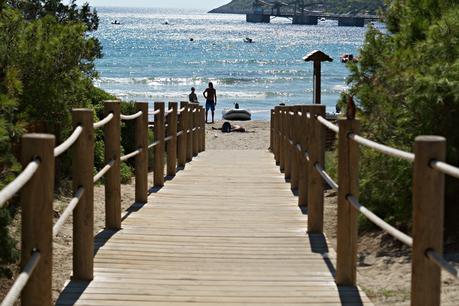 Blog + Fotografie by it's me! - Ses Salines, Ibiza - Holzweg zum Strand