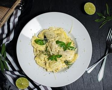 Hausgemachte Ravioli mit Topfen & Kräutern