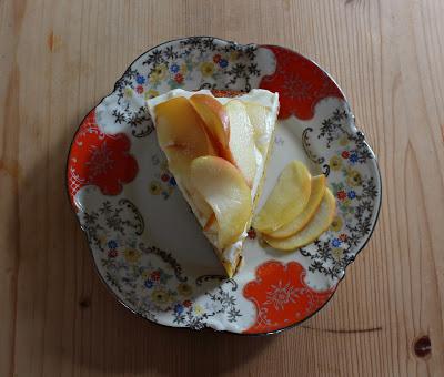 Kürbis-Apfel-Kuchen mit Frischkäsetopping