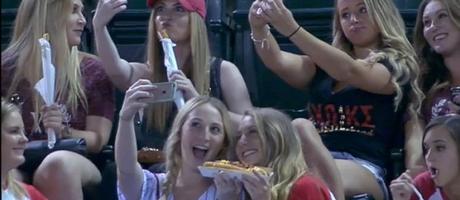 selfie-baseball-game