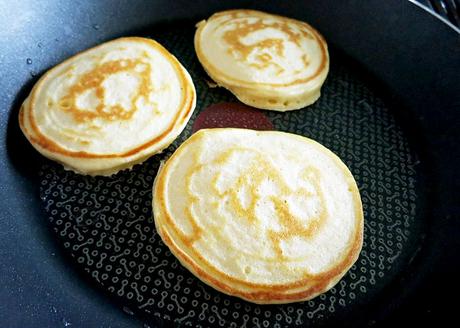 Greek Yogurt Pancakes [Pancakes mit griechischem Joghurt]