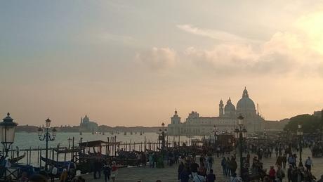 {UNTERWEGS} in Venedig