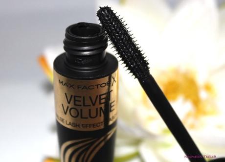 Max Factor Lipfinity Lipstick, Velvet Volume Mascara, Masterpiece Liquid Eyeliner Review