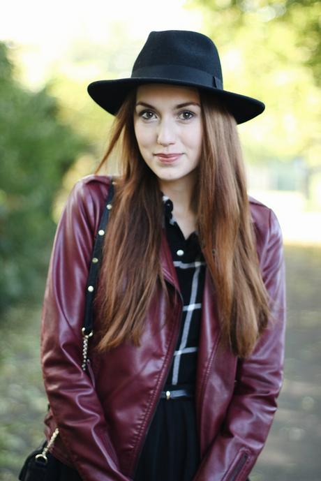 Blogtober 15. // OOTD: Tartan + Leather Jacket