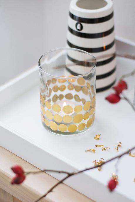Kerzenglas mit Prägefolie verzieren