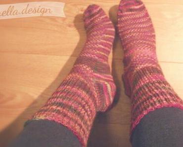 Neues Paar Socken mit Fehlern als Bonus