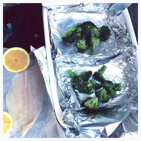 Fischfilet mit Broccoli in Alufolienpäckchen