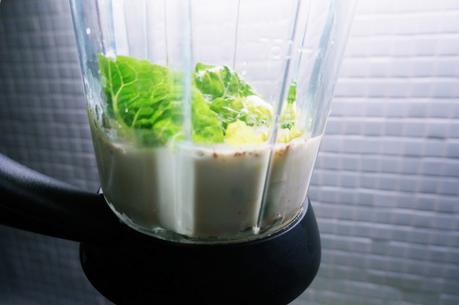 Green Smoothie mit Kiwi & Salat