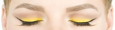 MAC Chrome Yellow eyesclosed
