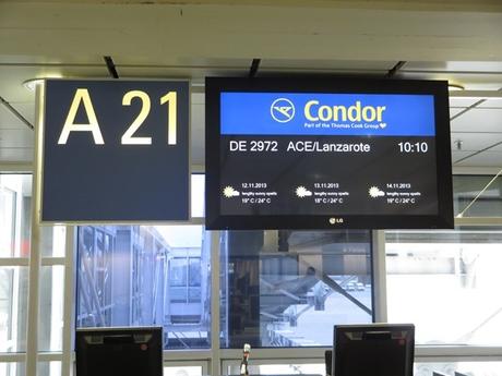 Flughafen-Muenchen-Gate-A21-Condor-nach-Lanzarote