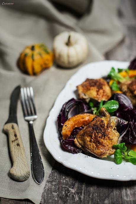 Hühnerkeulen mit Vogerlsalat, Raddicchio und Ofenkürbis