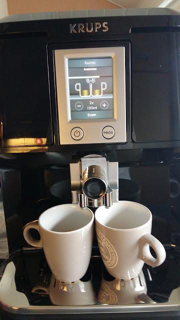 Der Krups 2in1 Touch Kaffeevollautomat EA8808 ist angekommen