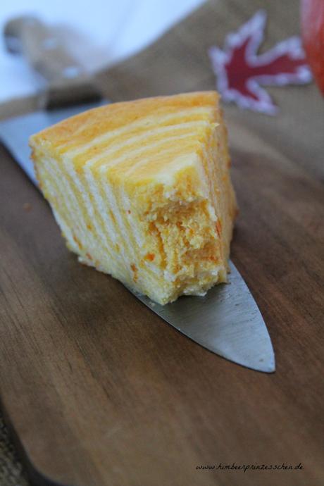 Herbst Himbeerprinzesschen Cheesecake Kürbis Blätter Food Blog Messer Kuchenstück Brett
