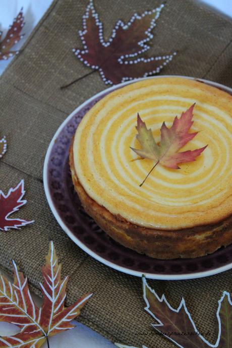 Herbst Himbeerprinzesschen Cheesecake Kürbis Blätter Food Blog