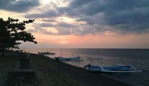 Sonenuntergang-Lovina-Beach-Bali